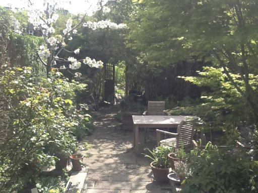 A little Garden in Hampstead Garden Suburb