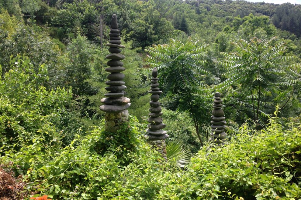 Sculptural elements Les Sambucs