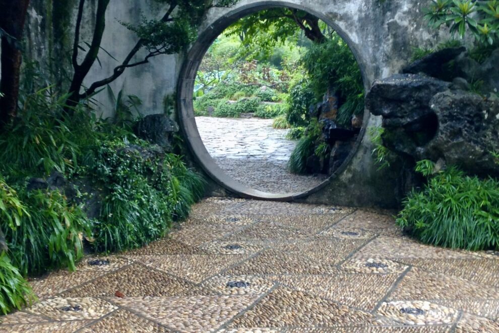 Moon Gate in the Humble Administrators Gardenu